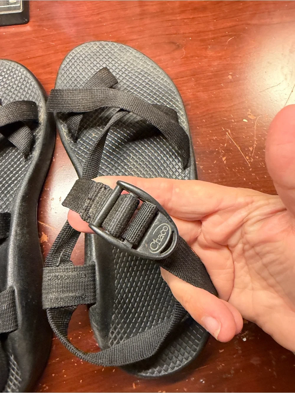 Chaco men’s sz 9 Black Strappy Outdoor Sandals